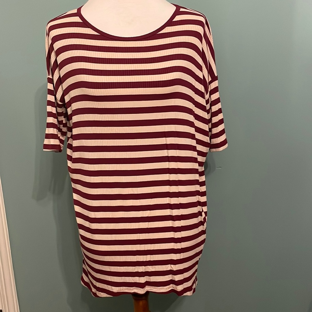 IRMA LULAROE SIZE XS burgundy and cream striped